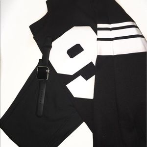 NWOT "99" sweatshirt🖤